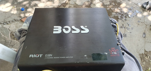 Potencia Boss 1200w 4canales 