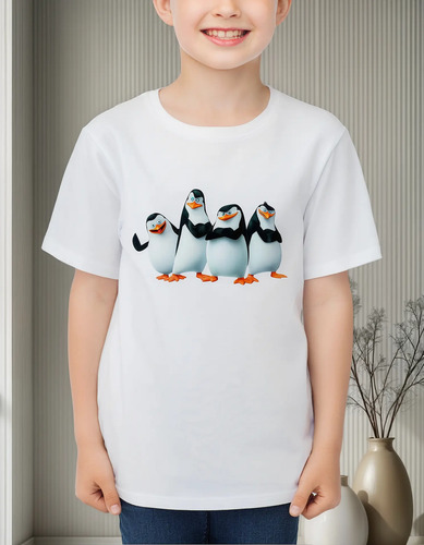 Playera Unisex Pinguinos De Madagascar Aves Blanco Negro