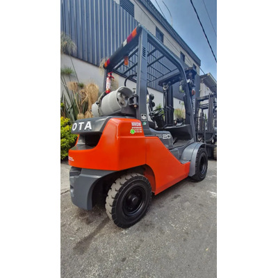 Montacargas Toyota 2 Toneladas 2012 Impecable Yale Cat Heli