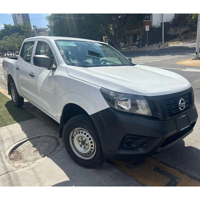 Nissan NP300 2.4 Doble Cabina Se Aa Pack Seg Mt | MercadoLibre