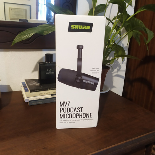 Microfone Shure Mv7 Dinâmico  