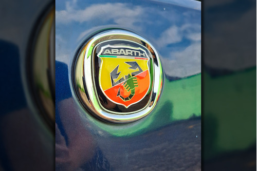 Calcomania/etiqueta Emblemas Fiat Abarth En Resina Designpro Foto 3