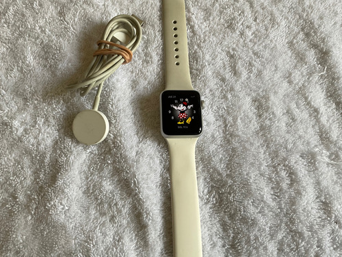 Apple Watch  Series 3 (gps)   Plata De 38 Mm - Correa Blanco