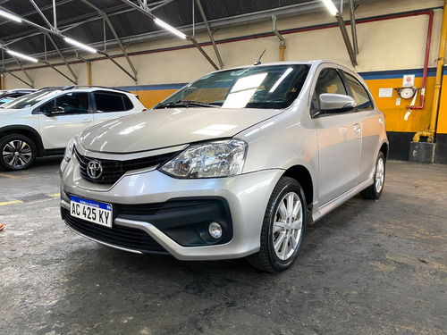 Toyota Etios Xls 1.5 6m/t 2018