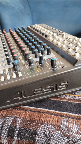 Alesis Multimix 16 Firewire 