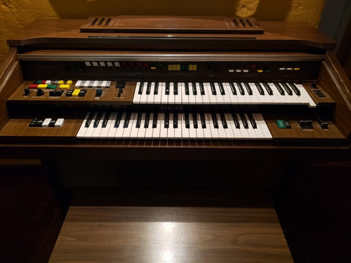 Organo Yamaha B75
