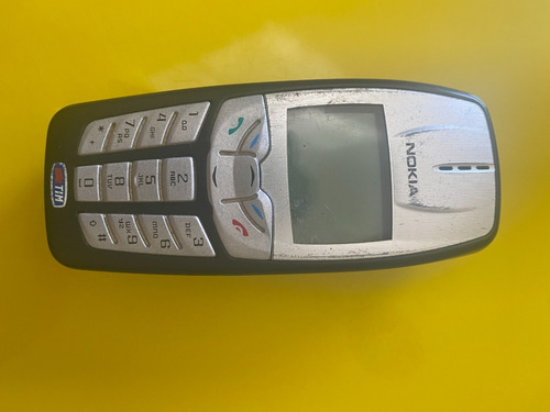 Celular Antigo Relíquia Nokia 2200 Sem Funcionar
