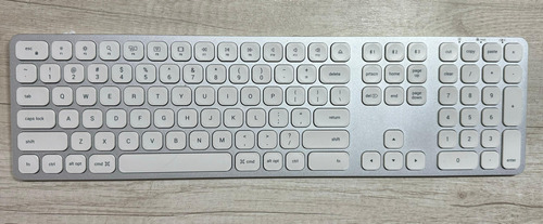 Teclado Bluetooth Satechi Metallic St-ambk Qwerty Inglés Us