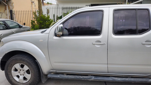 Nissan Frontier 2011 2.5 Le Cab Doble 4x4 Tap. Cuero