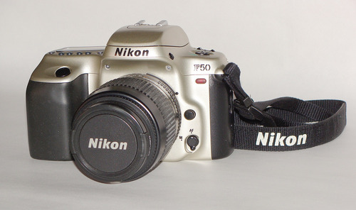 Nikon F50 Camara Reflex 35mm Electronica
