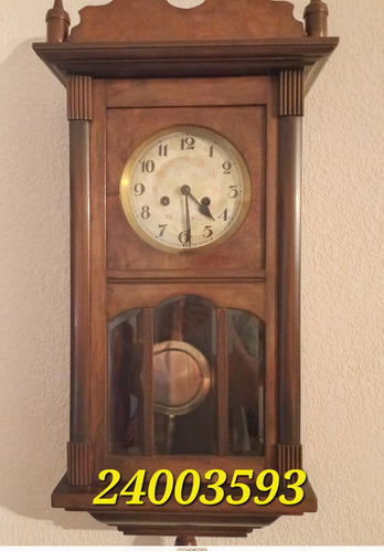 Reloj De Pared A Péndulo Antiguo En Perfecto Estado