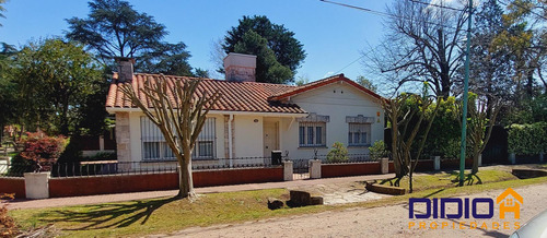 Casa En  Venta Burzaco B° Corimayo- Lote De 845m²-4 Ambientes- Apta Credito