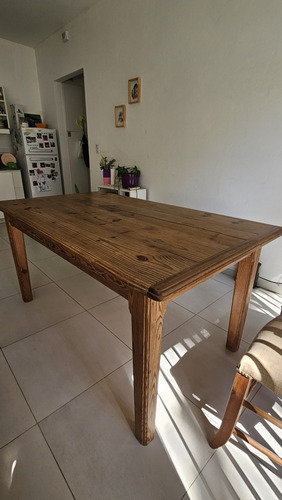 Mesa De Pinotea