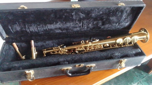 Saxofone Soprano Reto Eagle  Com Case Laqueado