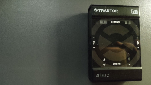Interface De Audio Native Instruments Traktor Audio 2 Hw