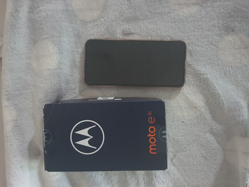 Celular Moto E6i