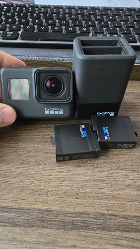 Gopro Hero 7 Camera 4k Preta Com Bateria Extra E Carregador 