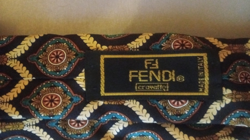 Corbata De Seda Natural Italiana Fendi Usada X Saavedra