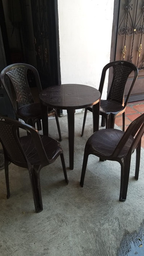 Juego De Mesas Y Silla Plásticas, 4 Mesas Redondas 18 Sillas