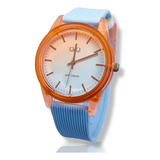 Reloj Pulsera Q&q 2023 De Cuerpo Color Nara, Analógico, Para Mujer, Con Correa De Silicona Color Azul Claro Y Hebilla Simple