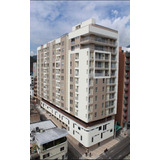 Apartamento En El Barrio La Pola, Excelente Ubicación