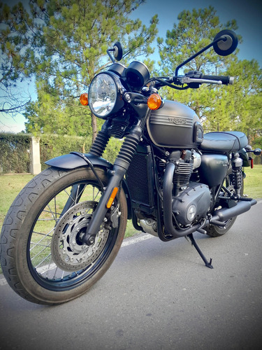 Triumph Bonneville T100 Black