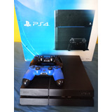 Playstation 4 500gb + 2 Joysticks