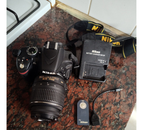  Nikon Kit D3200 + Lente 18-55mm + Cargador Y Accesorios 