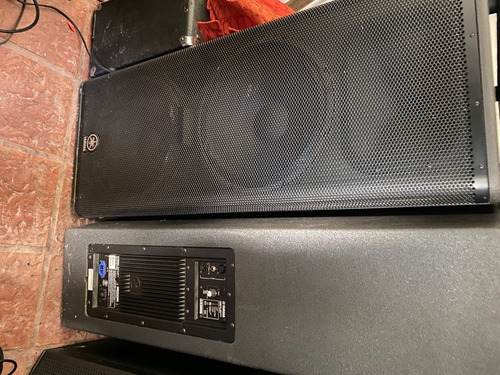 Bafle Activo Yamaha Dsr215 1500w Continuos.como Nuevas