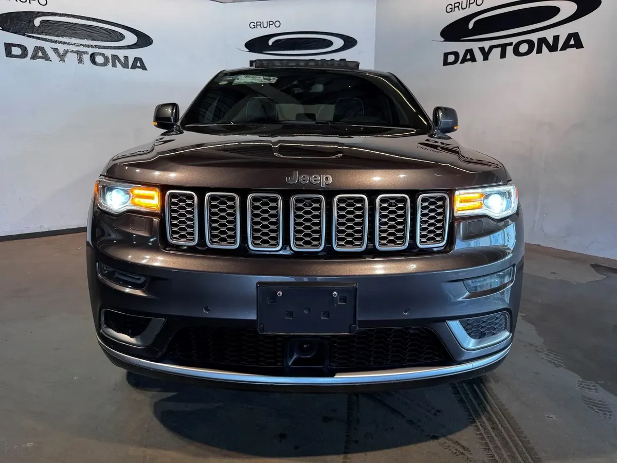 Jeep Grand Cherokee 2019 Gallery 18