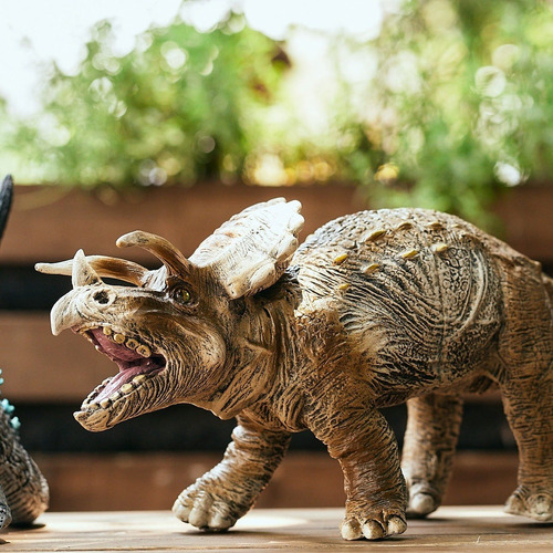 Dinosaurios (triceratops)