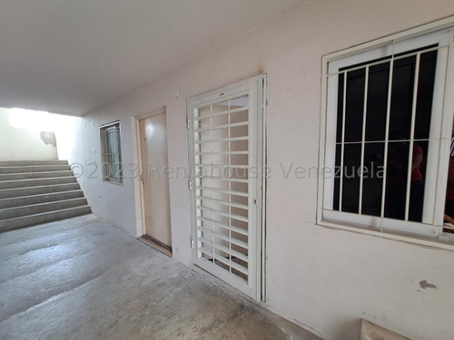 Milagros Inmuebles Apartamento Venta Cabudare Lara Vista Verde Economica Residencial Economico Código Inmobiliaria Rent-a-house 23-27378 - Imagen 2