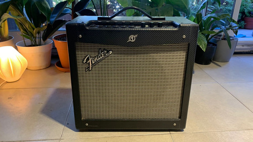 Amplificador Fender Mustang 2 Ii  Potencia: 40w. 