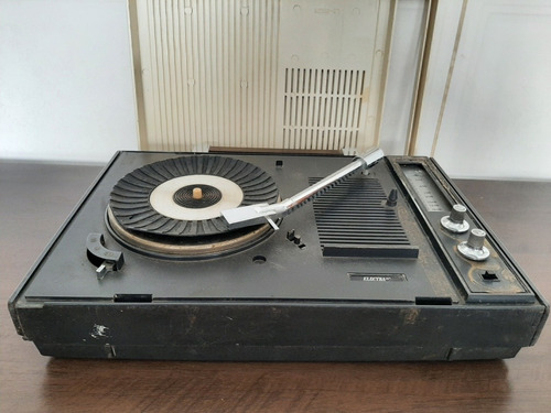 Rádio Vitrola Antiga