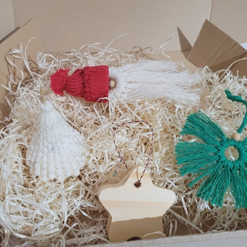 Box/kit Navidad Velas Bomboncitos Jabones Macrame Colgantes