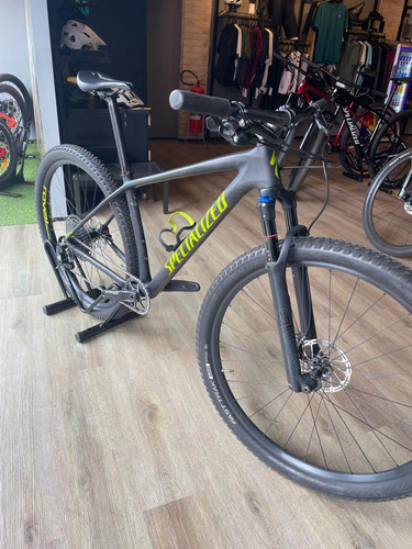 Bicicleta Specialized Epic Comp Carbon 2020