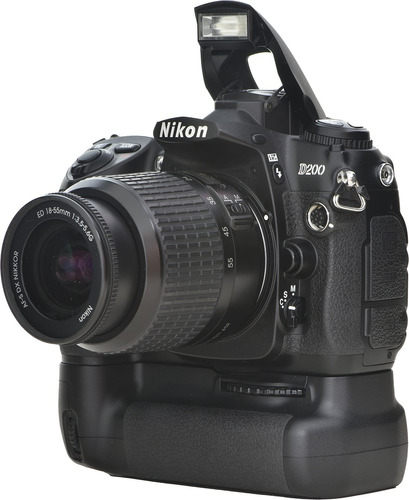 Nikon D200 + 18-55mm +16gb + Vertical Grip Só 14.200 Cliques