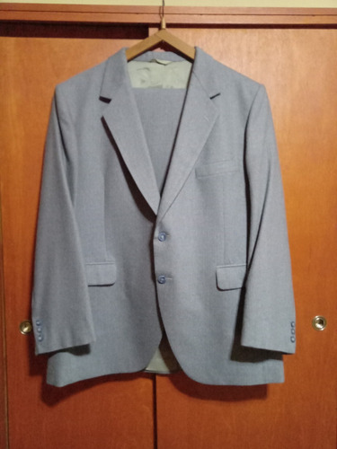 Traje De Hombre Color Celeste Grisáceo Marca Men's +chaleco.