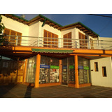 Casa Con Salón Comercial, Cochera, Patio Galpón Duplex.  House With Commercial Room, Garage, Patio, Shed And Duplex.