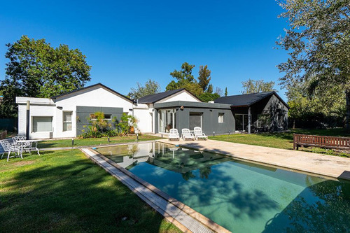 Casa En Venta 3 Dormitorios Aldea Tenis - Fisherton