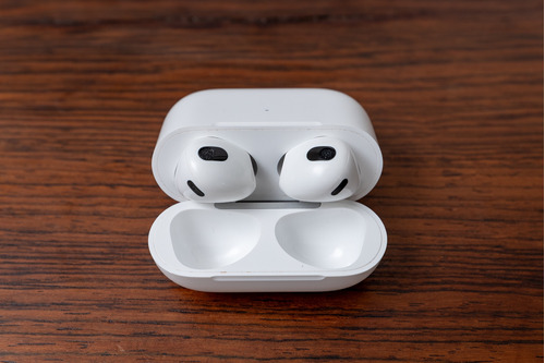 Apple AirPods (3.ª geração) Com Carregamento Lightning