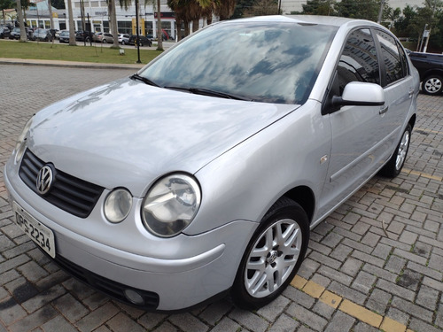 VOLKSWAGEN POLO SEDAN 1.6 COMFORTLINE 4P