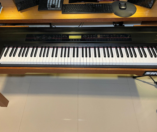 Teclado Workstation Korg Kross-88