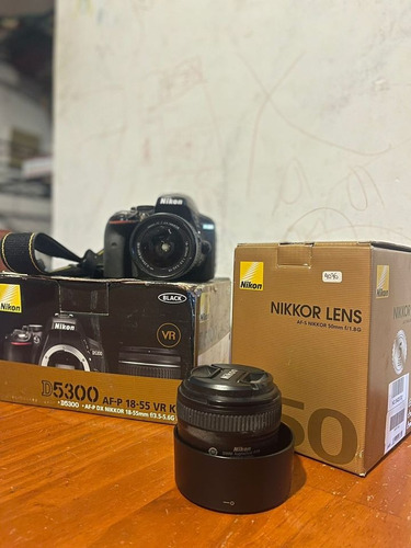 Cámara Digital Nikon D5300 (cuerpo + 2 Lentes)