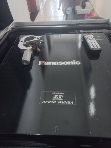 Projetor Panasonic Pt- Dz 870