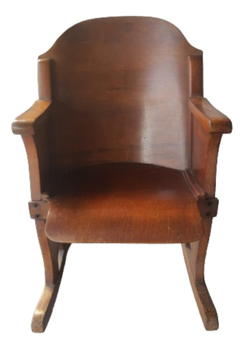 Cadeira De Balanço - Madeira Modelo Antigo.