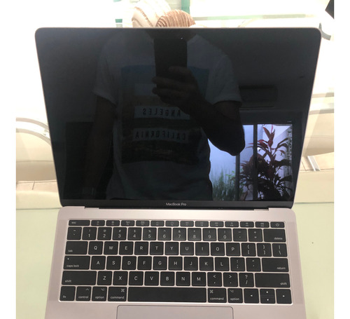 Macbook Pro 13 - 256gb - Late 2016