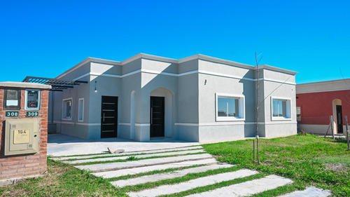 Venta Casa 4 Ambientes Con Patio Y Parrilla - Santa Lucia, Pilar Del Este. - Imagen 4