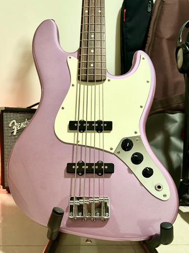 Bajo Eléctrico Squier Affinity Jazz Bass Burgundy Mist