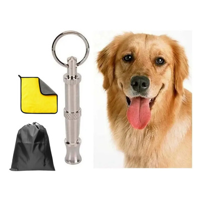 Los Perros Y Las Mascotas Usan Silbatos Para Ahuyentar A Los
